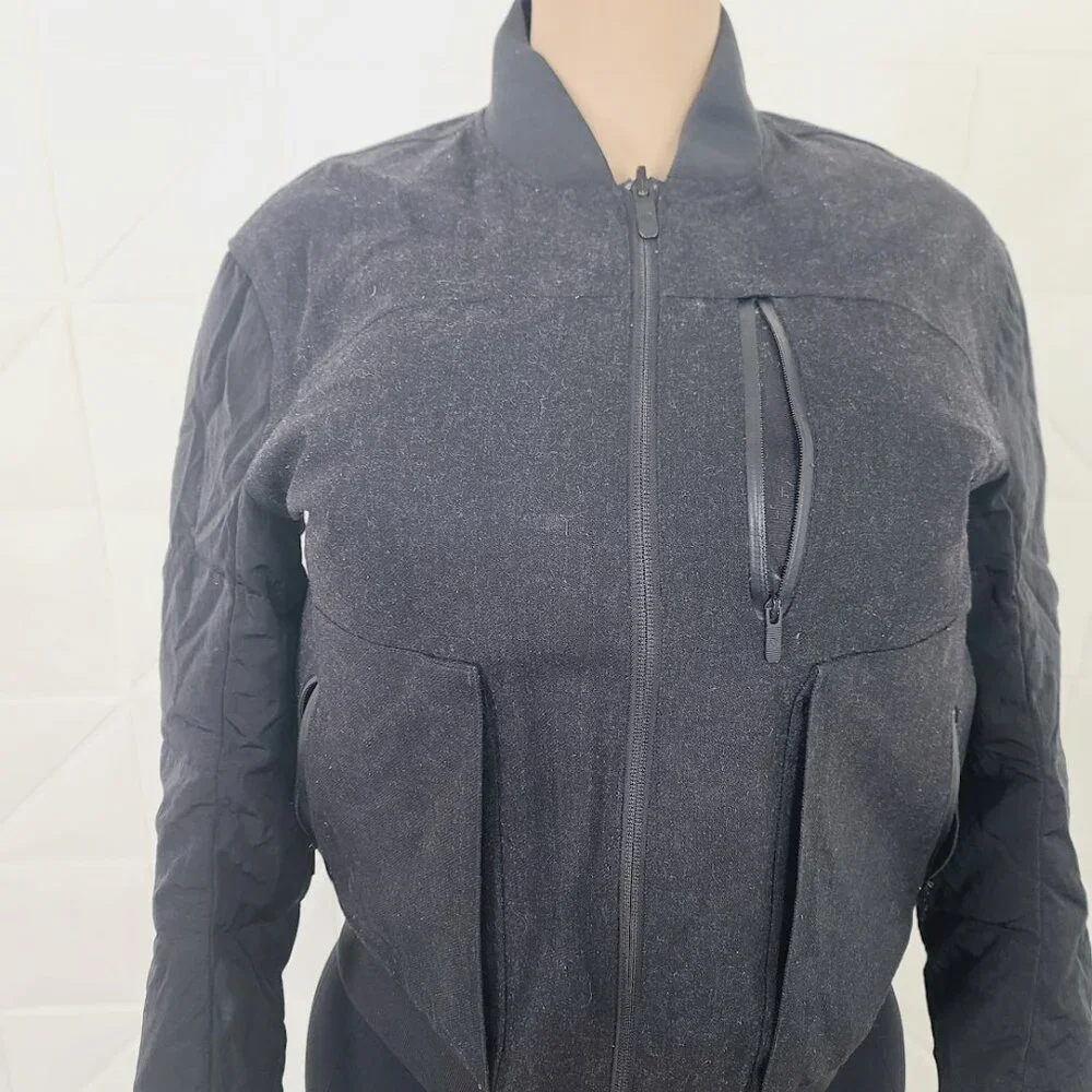 Lululemon Women's Black 600 Fill Roam‎ Far Reversible Bomber Jacket Size 6
